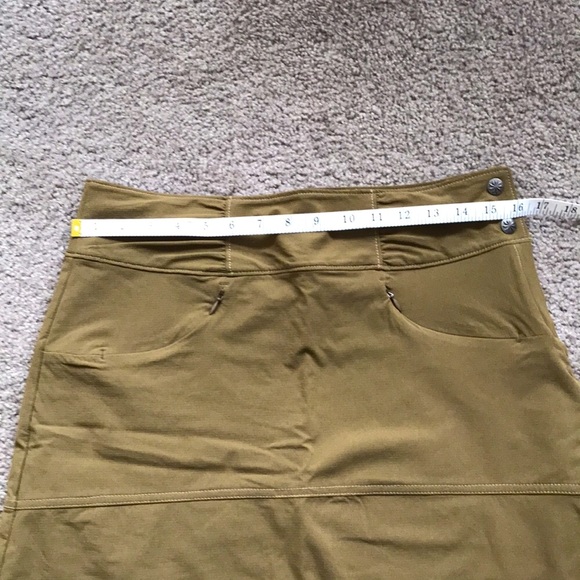 Athleta Olive Hit The Trail Skort 4T - Picture 2 of 5